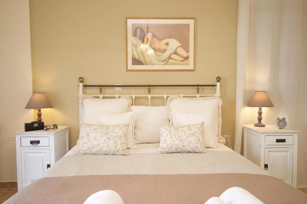 Vila Trapezaki Villas, Seafront Accommodation
