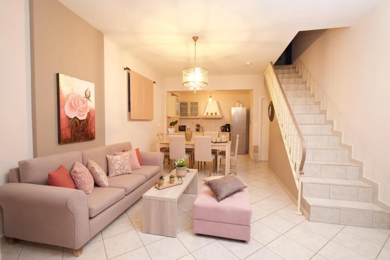 Vila Trapezaki Villas, Seafront Accommodation