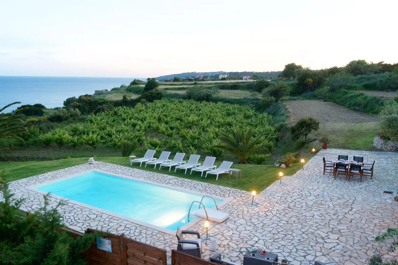 Vila Trapezaki Villas, Seafront Accommodation
